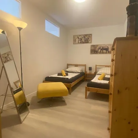 Lägenhet 2 Schlafzimmer Apartment, Kueche U Terrasse In Freiburg *
