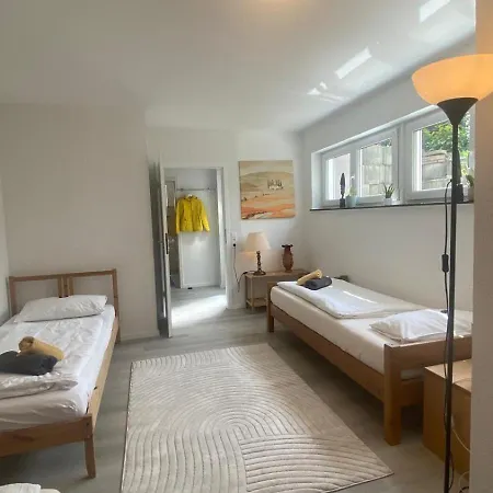 דירה 2 Schlafzimmer Apartment, Kueche U Terrasse In Freiburg *