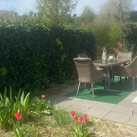 2 Schlafzimmer Apartment, Kueche U Terrasse In Freiburg Lägenhet